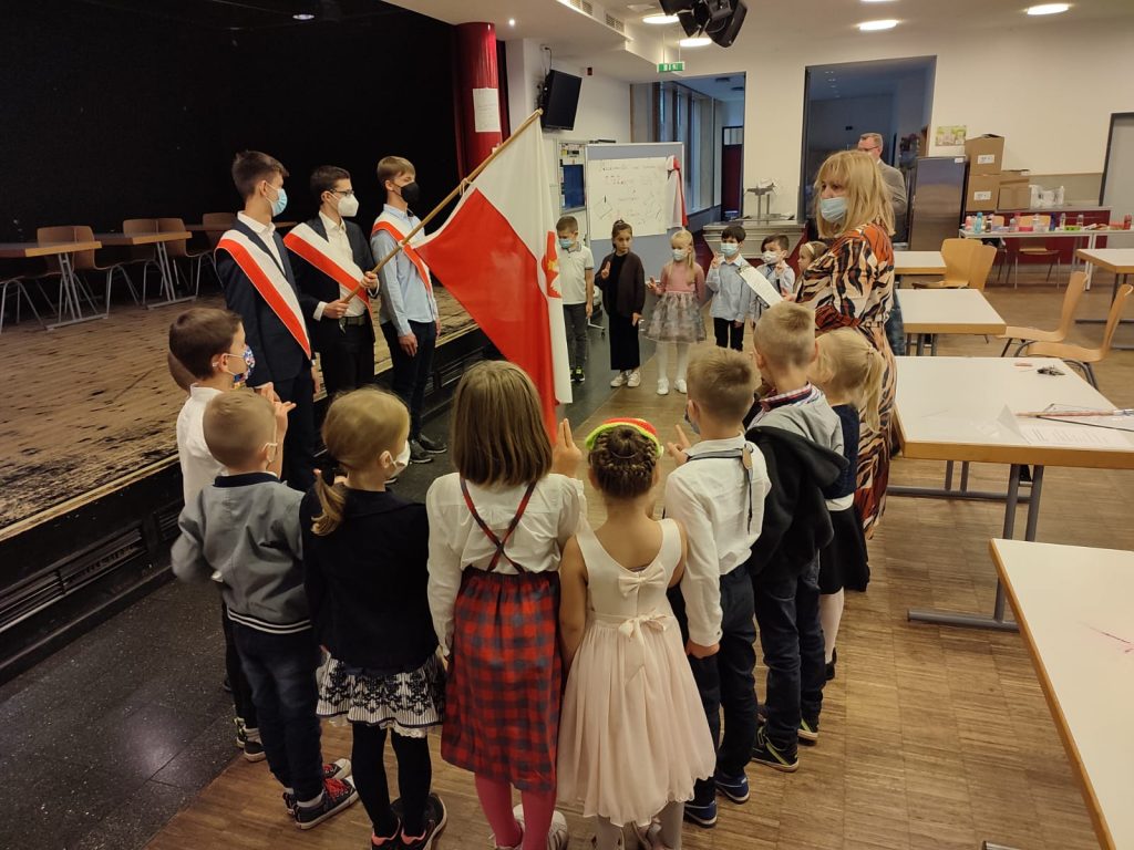 Ślubowanie uczniów klasy pierwszej