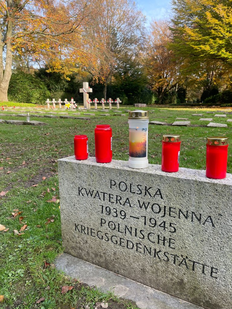 „Zapal znicz na polskiej mogile”