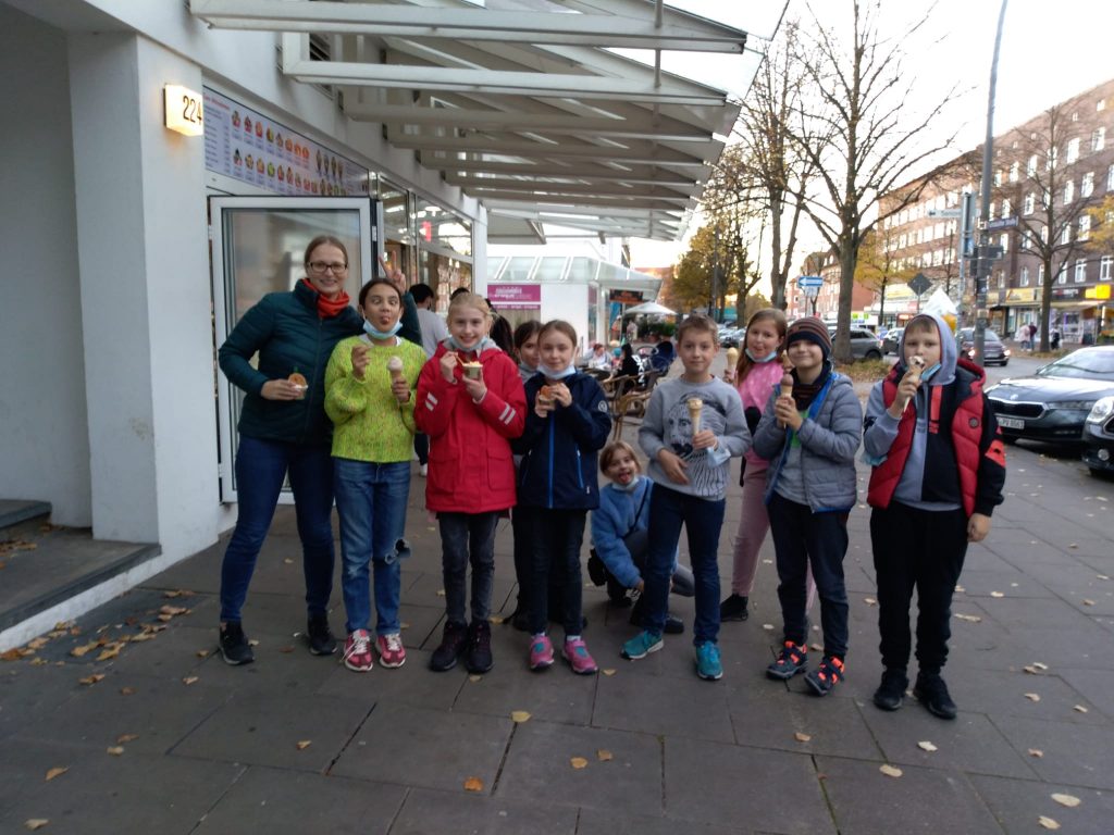 Każda pora jest dobra na lody- wyjście klasy piątej na lody