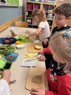 Pierwszoklasiści uczą się zdrowego odżywiania